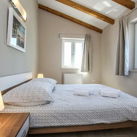 Hotel Cecilia 3*