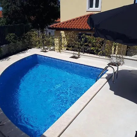 Hotel Cecilia 3*