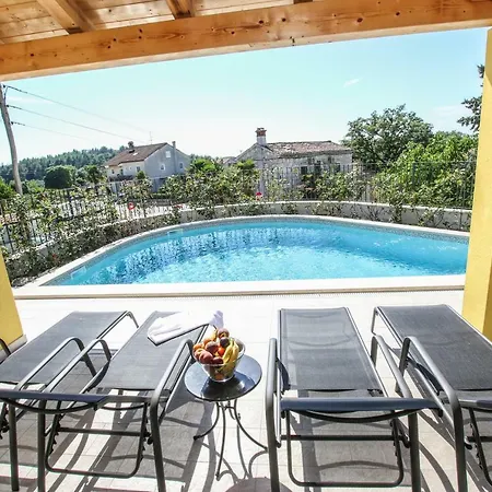 Cecilia Villa Porec